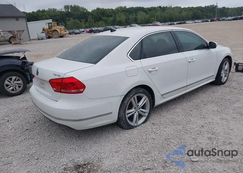 2015 Volkswagen Passat 2.0L Tdi Sel Premium from USA, damaged, VIN 1VWCV7A38FC013311